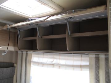 Bürstner BUT569 Nexxo T569 | Vast Bed | Kleine Camper| Elektrische Trap| Douche|